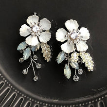 画像をギャラリービューアに読み込む, ネージュシリーズに新作◎ ウエディングアクセサリ イヤリング wedding【フラワーネージュ】