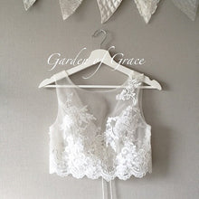 画像をギャラリービューアに読み込む, 透け感のあるチュールに光沢のあるコードレースが大人 ウエディングボレロ レーストップス【フルールボレロ】
