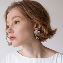 画像をギャラリービューアに読み込む, ネージュシリーズに新作◎ ウエディングアクセサリ イヤリング wedding【フラワーネージュ】