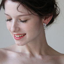 画像をギャラリービューアに読み込む, ブライダルピアス ウエディングアクセサリ− パーティーにも ウエディングピアス イヤリング【アルストロメリア】