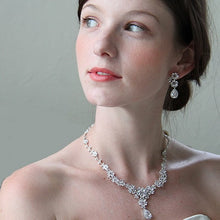 画像をギャラリービューアに読み込む, キラキラ美しいウエディングアクセサリー ブライダル ピアス/イヤリング品質良い【フルールブーケ 単品】