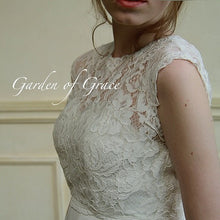 画像をギャラリービューアに読み込む, クラシカルで華やか レティチェレースのフレンチスリーブボレロ くるみボタン仕上げ【レティチェラフレンチボレロ】