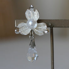 画像をギャラリービューアに読み込む, スワロ揺れる ビンテージなフラワーパーツとコットンパールのウエディングイヤリングwedding 【コーデリアsc】