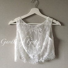 画像をギャラリービューアに読み込む, 肌ざわりのよい繊細なリバーレースで シンプルデザインが人気の ウェディングボレロ【ジャルダンノースリーブボレロ】