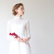 画像をギャラリービューアに読み込む, 上品なハイネックのレティチェラレース 長袖ウェディングボレロ クラシカルでとてもの人気デザイン【キャサリンボレロ】
