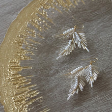 画像をギャラリービューアに読み込む, ブライダル ボーホースタイルゴールドピアス&イヤリング ブライダルアクセサリー 結婚式 パーティー【バンブービーズ】