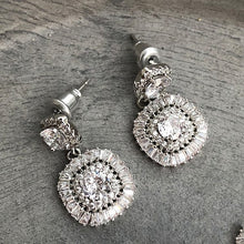 画像をギャラリービューアに読み込む, ブライダルピアス ウエディングアクセサリ− パーティーにも ウエディングピアス イヤリング【スクエアドロップ】