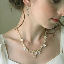 画像をギャラリービューアに読み込む, ウエディングセット ネックレス&rピアス ブライダル パーティーにも【ツルバラゴールドセット】