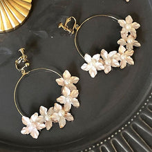 画像をギャラリービューアに読み込む, 人気のトレゾアシリーズに新作イヤリング/ピアス wedding ブライダルアクセ 【トレゾアフープイヤリング2】