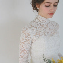 画像をギャラリービューアに読み込む, 上品なハイネックのレティチェラレース 長袖ウェディングボレロ クラシカルでとてもの人気デザイン【キャサリンボレロ】