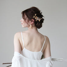 画像をギャラリービューアに読み込む, ブライダル ウェディング ゴールドヘッドアクセ ヘッドドレス 和装 成人式に【ストロベリーフラワー】