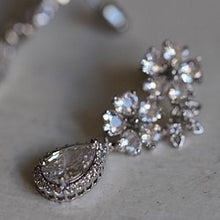 画像をギャラリービューアに読み込む, キラキラ美しいウエディングアクセサリー ブライダル ピアス/イヤリング品質良い【フルールブーケ 単品】