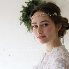 画像をギャラリービューアに読み込む, ブライダル ウェディング 葉っぱと木の実のストーン冠 ウエディング ヘッドアクセ髪飾り【フォイユ ゴールド&シルバー】