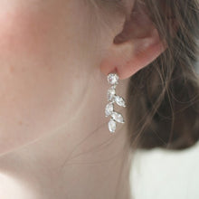 画像をギャラリービューアに読み込む, ブライダル ウエディングアクセサリー セット ネックレスとピアス ブライダル【リーフモチーフ】