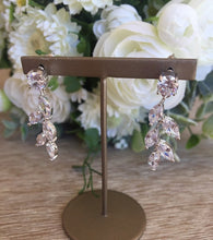 画像をギャラリービューアに読み込む, ブライダル ウエディングアクセサリ− パーティーにも ウエディングピアス イヤリング【リーフモチーフ】