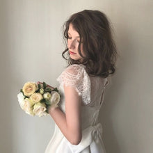 画像をギャラリービューアに読み込む, リバーレースが柔らかく包み込む 華奢見えキャップスリーブ ウエディングボレロ【リリーウエディングボレロ】