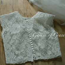 画像をギャラリービューアに読み込む, クラシカルで華やか レティチェレースのフレンチスリーブボレロ くるみボタン仕上げ【レティチェラフレンチボレロ】