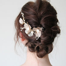 画像をギャラリービューアに読み込む, ブライダル ウェディング アネモネヘッドドレス ヘッドアクセ和装髪飾りヘッドドレスに【アネモネGold】