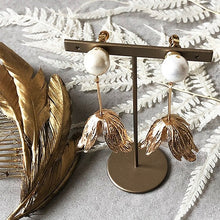 画像をギャラリービューアに読み込む, 揺れるビンテージなフラワーパーツ コットンパール ウエディングイヤリングwedding 【コーデリア】