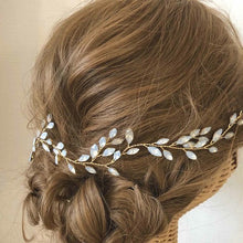 画像をギャラリービューアに読み込む, ブライダル ウエディング髪飾り 半貴石のヘッドアクセ 和装 成人式 乳白 水色カラー 【ネージュ冠】