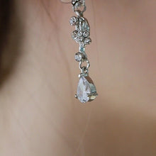 画像をギャラリービューアに読み込む, ティアラ ブライダル ウエディングティアラ ウエディングアクセサリーとsetも有ります 【蔓草とお花ティアラ】