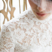 画像をギャラリービューアに読み込む, 上品なハイネックのレティチェラレース 長袖ウェディングボレロ クラシカルでとてもの人気デザイン【キャサリンボレロ】