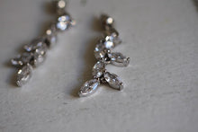 画像をギャラリービューアに読み込む, ブライダル ウエディングアクセサリー セット ネックレスとピアス ブライダル【リーフモチーフ】