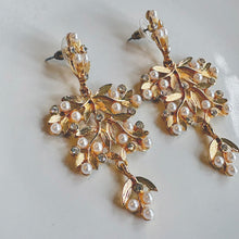 画像をギャラリービューアに読み込む, レンタル｜ビジューとパールたっぷり【ツリーピアス/イヤリング】
